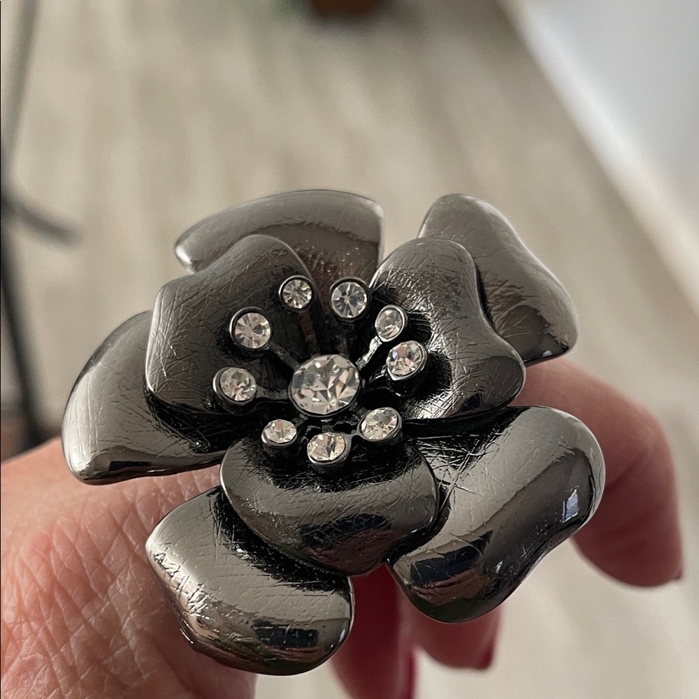 Statement Adjustable Floral Ring Set in Black and Gray - Picture 8 of 10